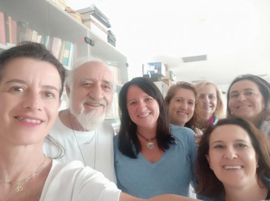 El grupo parroquial «Seamos paz» recibe la visita del P. Cacho
