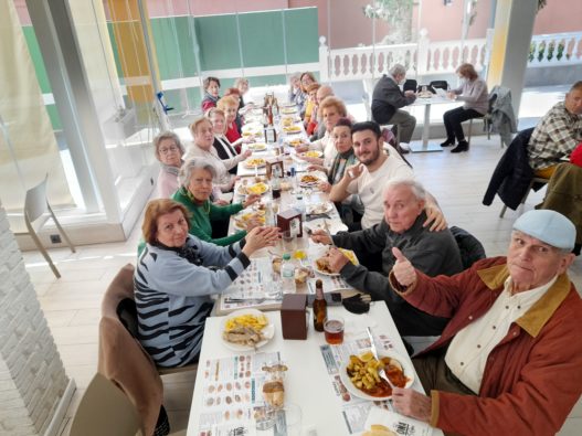 Vida Ascendente celebra un almuerzo de fraternidad