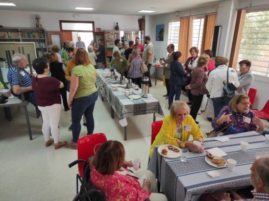 Éxito en el primer «Café y encuentro»